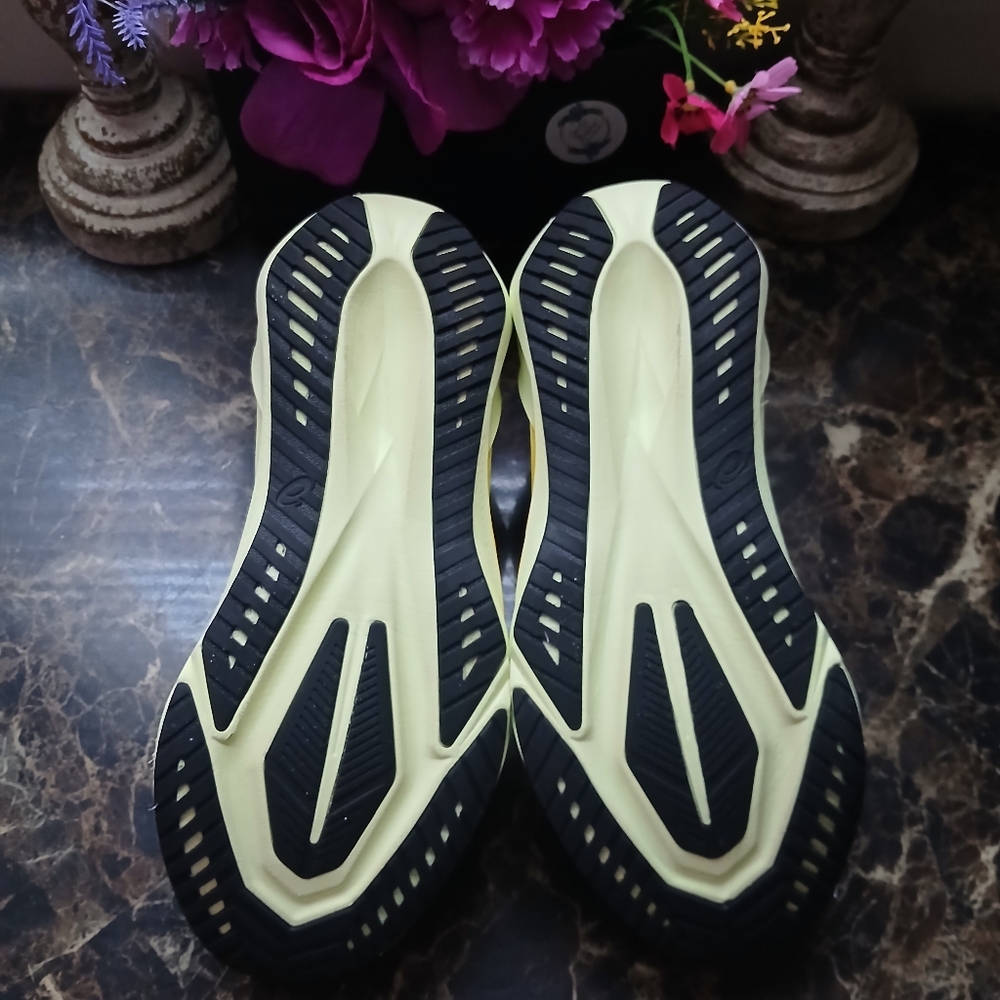 Asics Nova Blast 5 Comfort/Athletic Medical Field Shoes Size 9.5 Men/11 Women - Picture 10 of 13